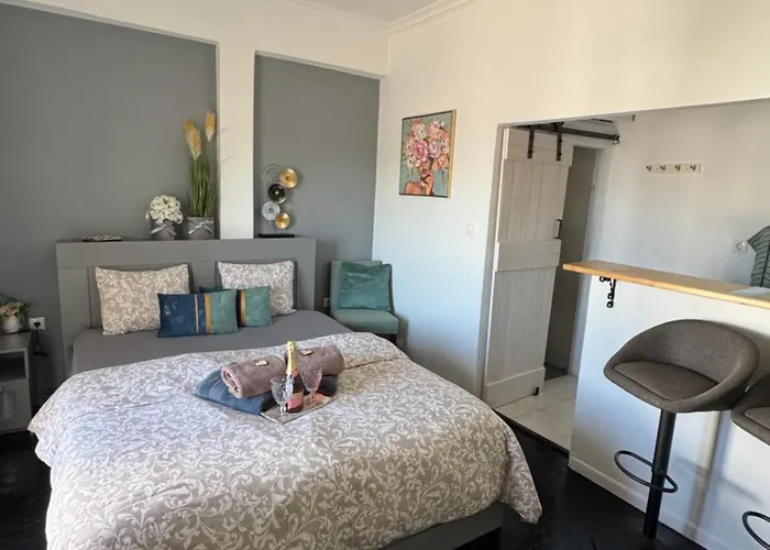 Small Oasis-Über den Dächern von Athen